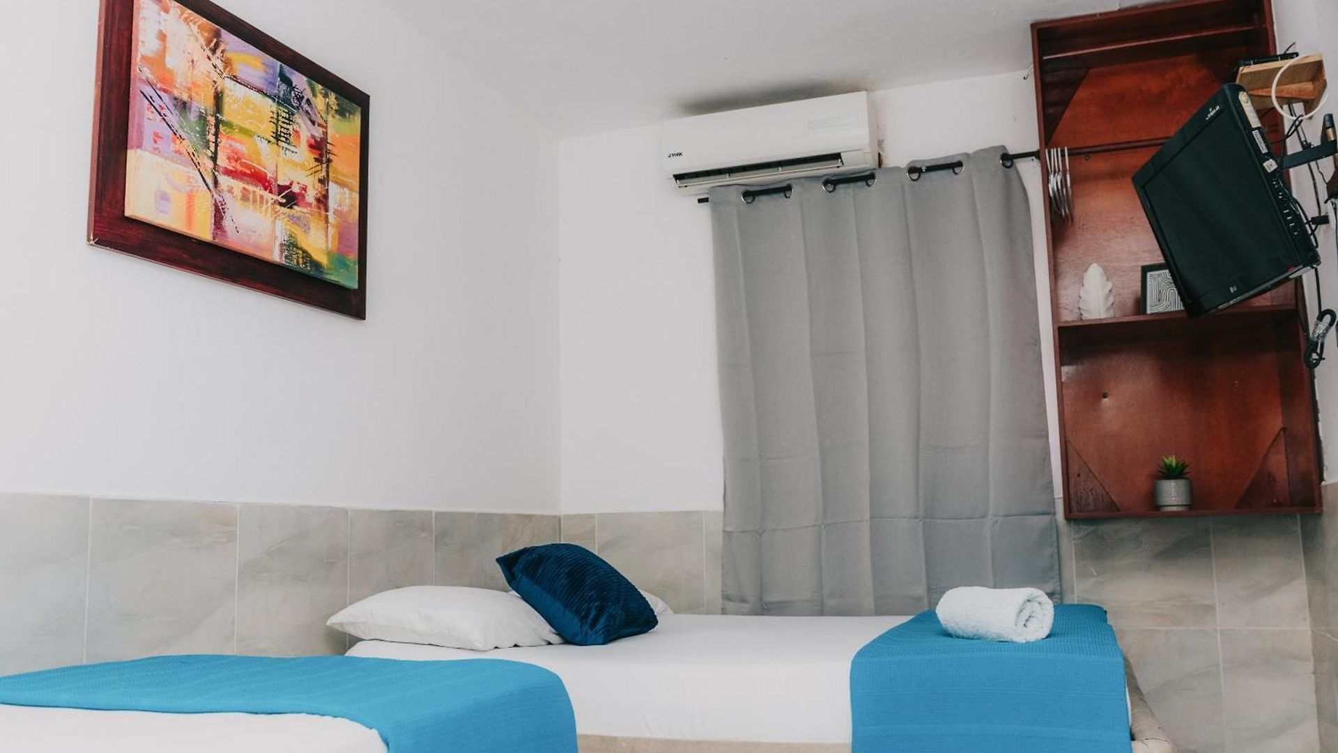 Ibatama Hotel *