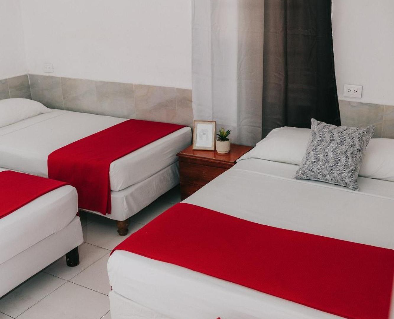 Ibatama Hotel *
