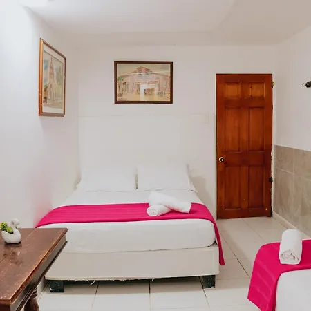 Ibatama Hotel *